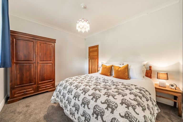 Photo of property in 1090 Coast Road, Wainuiomata Coast, Wainuiomata, 5373