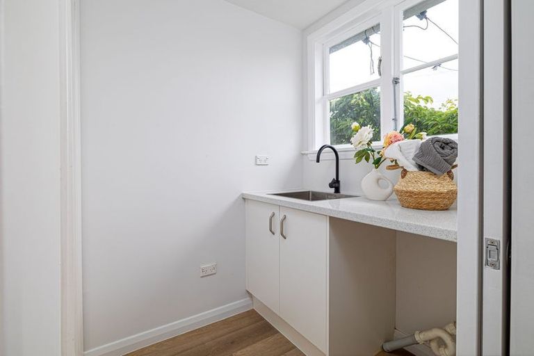 Photo of property in 1/58 Wilsons Road, Saint Martins, Christchurch, 8022