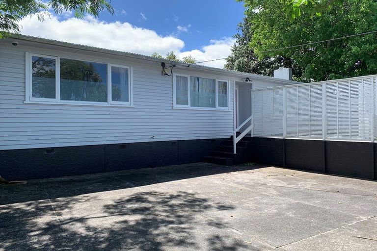 Photo of property in 1/14 Roberts Road, Te Atatu South, Auckland, 0610