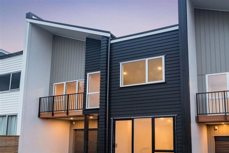 Photo of property in 2b Makura Road, Long Bay, Auckland, 0630