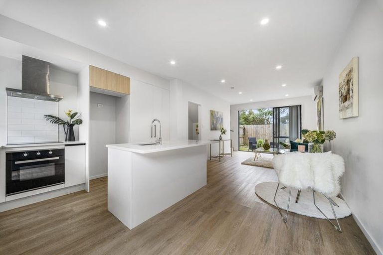 Photo of property in 40 Clay Works Lane, New Lynn, 0600