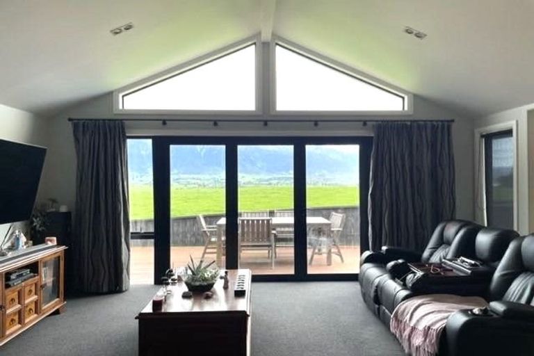 Photo of property in 33 Shearwater Drive, Kaikoura, 7300
