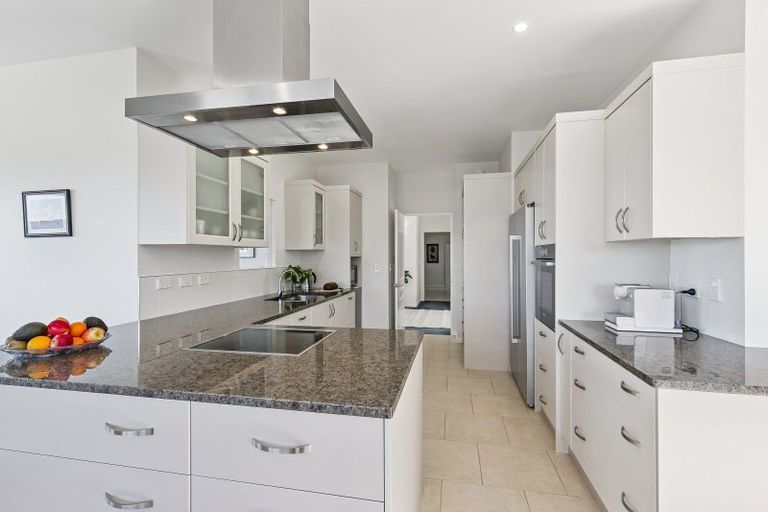 Photo of property in 18 Mandalay Terrace, Khandallah, Wellington, 6035