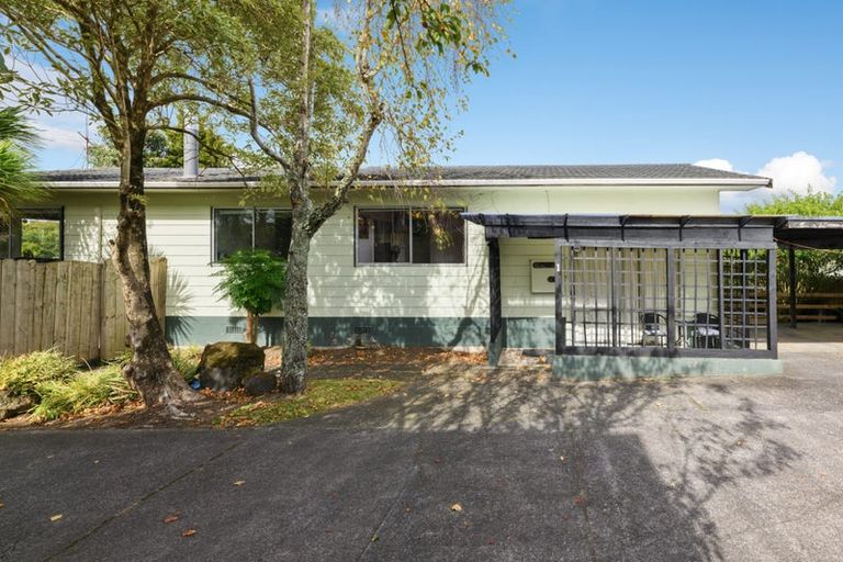 Photo of property in 1/62 Rua Road, Glen Eden, Auckland, 0602