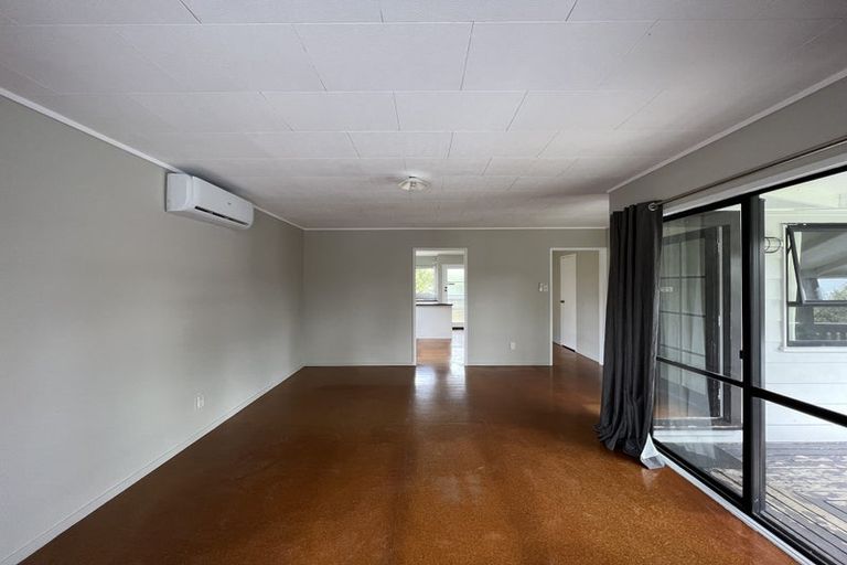 Photo of property in 147 Universal Drive, Henderson, Auckland, 0610