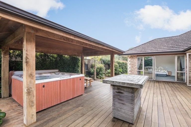 Photo of property in 1 Glencairn Place, Buckland, Pukekohe, 2677