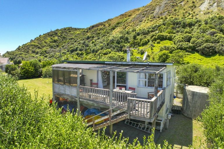 Photo of property in 20 Kahawai Street, Mahia, 4198