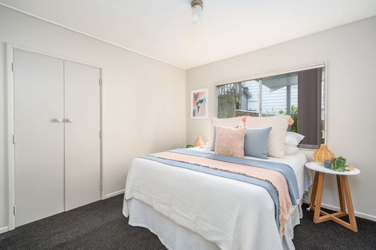 Photo of property in 32 Thurleigh Grove, Karori, Wellington, 6012