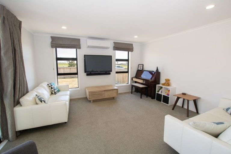 Photo of property in 9 Kamahi Crescent, Papamoa Beach, Papamoa, 3118