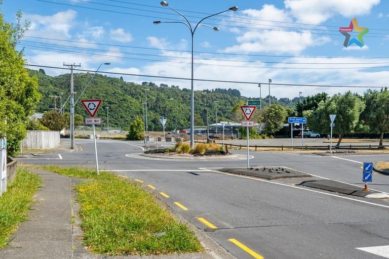 Photo of property in 33a Percy Cameron Street, Avalon, Lower Hutt, 5011