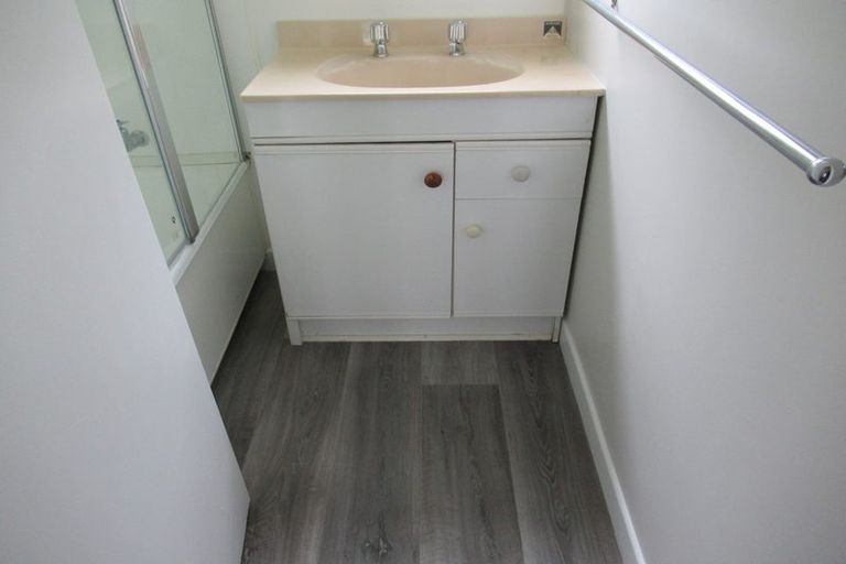 Photo of property in 8 Hinemoa Street, Levin, 5510