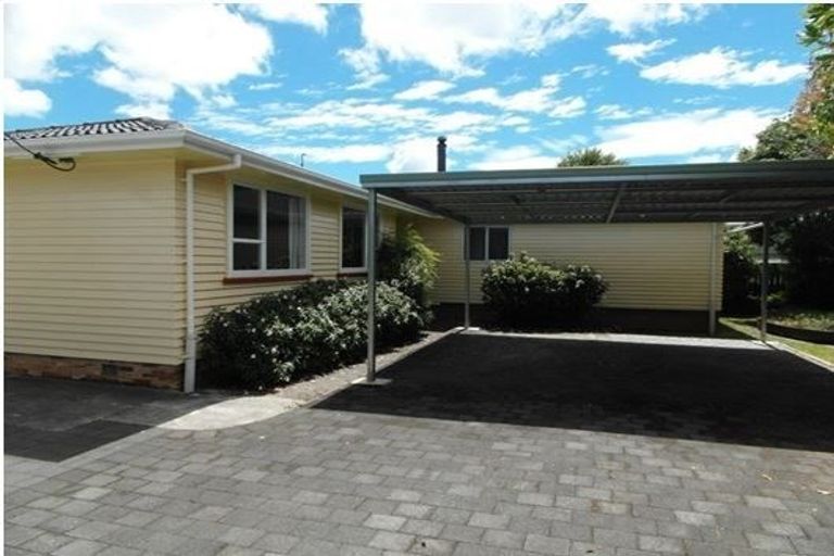 Photo of property in 4 Mildmay Road, Henderson, Auckland, 0610