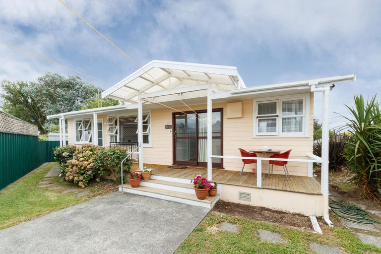 Photo of property in 14 Hartley Place, Awapuni, Palmerston North, 4412