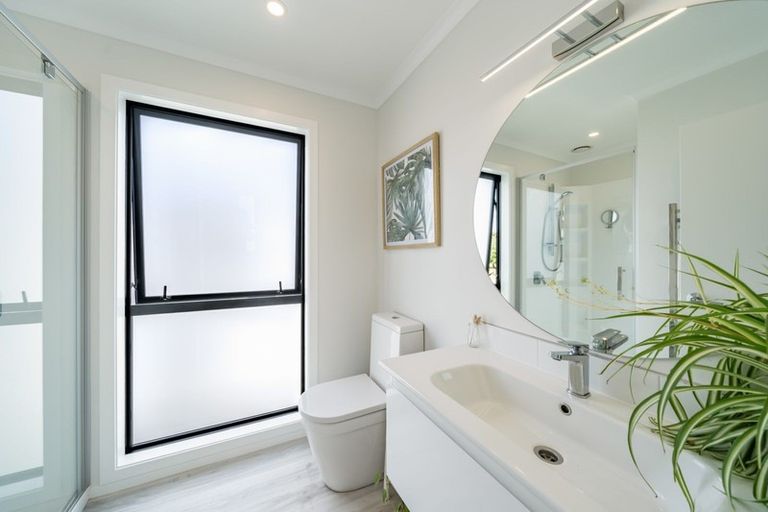 Photo of property in 5 Gloaming Lane, Wallaceville, Upper Hutt, 5018