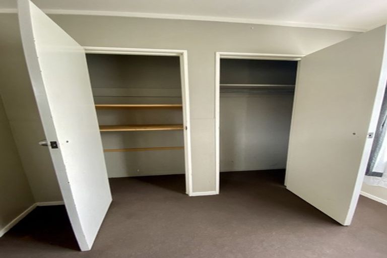 Photo of property in 1 Hill Crescent, Papakura, 2110