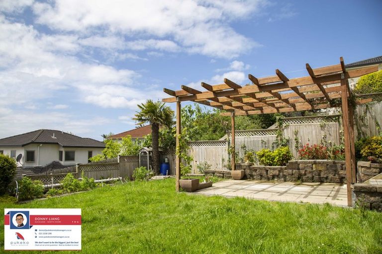 Photo of property in 6 Canary Place, Unsworth Heights, Auckland, 0632