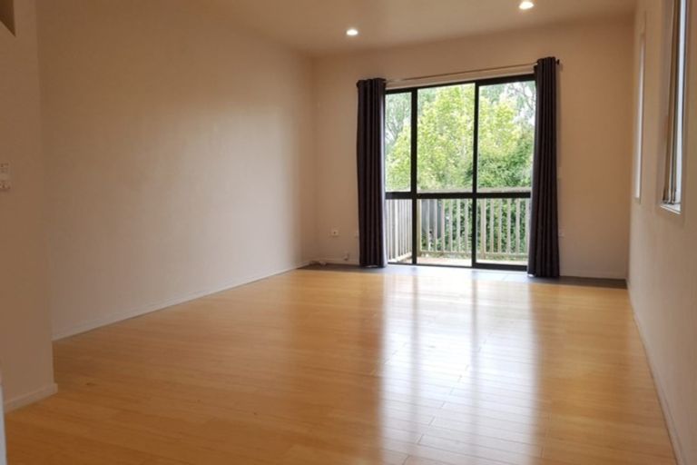 Photo of property in 693 East Coast Road, Browns Bay, Auckland, 0630