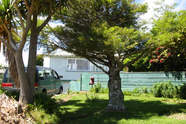 Photo of property in 12 Ranui Crescent, Khandallah, Wellington, 6035