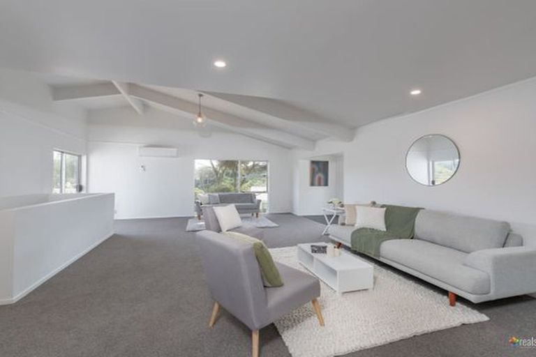 Photo of property in 60 Downes Street, Titahi Bay, Porirua, 5022