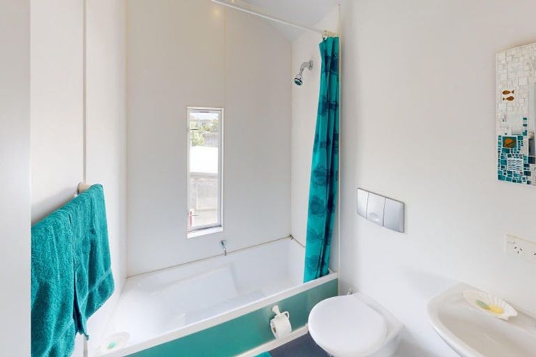 Photo of property in 30 Kent Avenue, Waitarere Beach, Levin, 5510