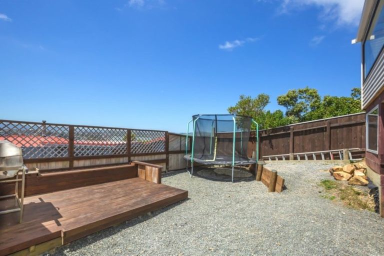 Photo of property in 6 Patiki Place, Titahi Bay, Porirua, 5022