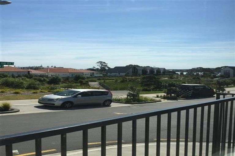 Photo of property in 9 Frances Bryers Road, Hobsonville, Auckland, 0616