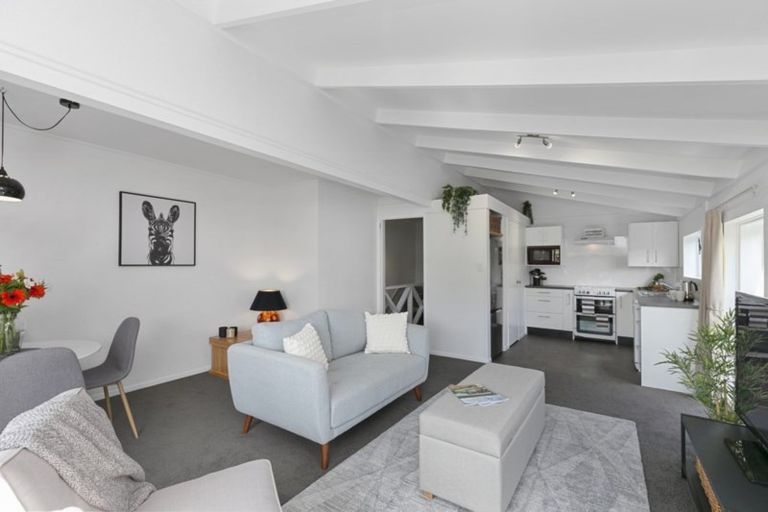 Photo of property in 33b Cambrian Street, Churton Park, Wellington, 6037