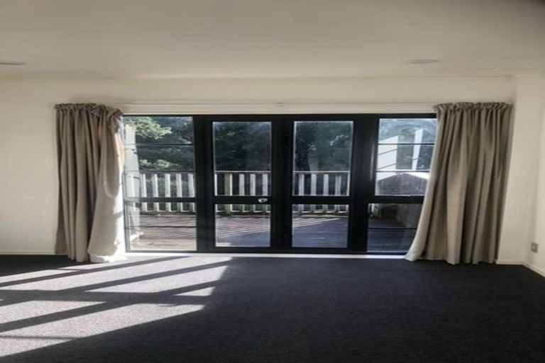 Photo of property in 2/26 Waratah Street, Birkenhead, Auckland, 0626