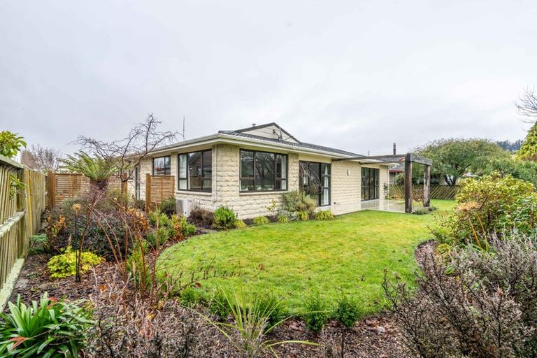 Photo of property in 5 Raeburn Place, Gore, 9710