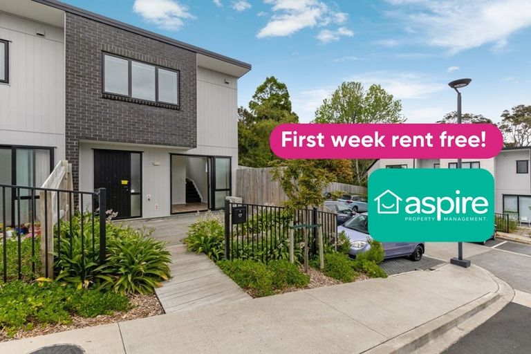 Photo of property in 17 Tokai Place, Glen Eden, 0602