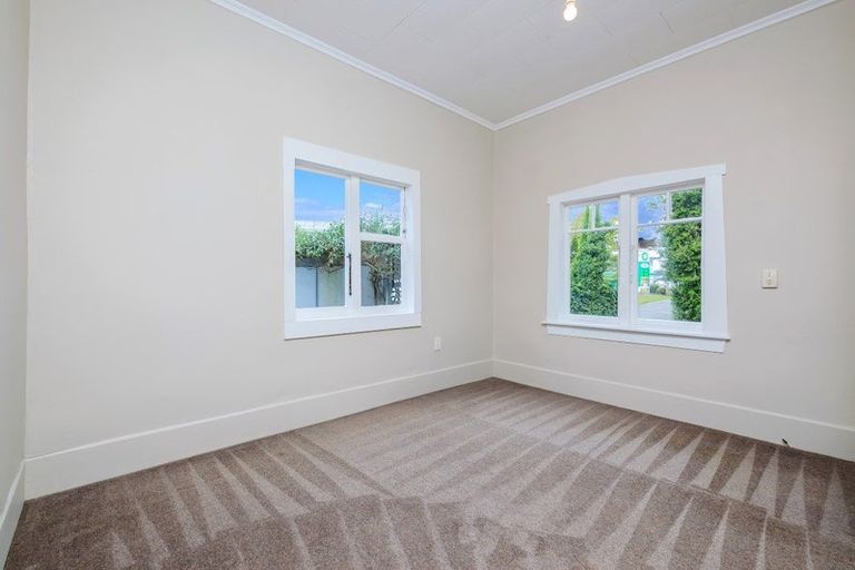 Photo of property in 1/73 Rosedale Road, Pinehill, Auckland, 0632
