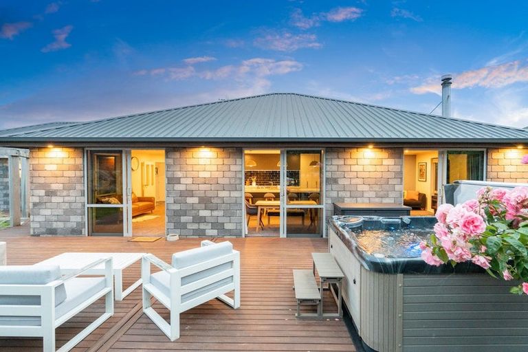 Photo of property in 18 Lancaster Lane, Waldronville, Dunedin, 9018