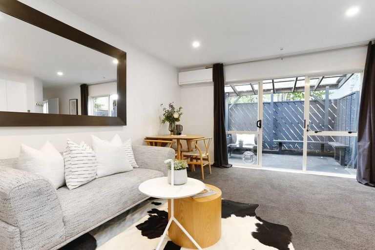 Photo of property in 138a Hinemoa Street, Birkenhead, Auckland, 0626