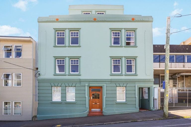 Photo of property in Chatsworth Flats, 6/23 Pirie Street, Mount Victoria, Wellington, 6011