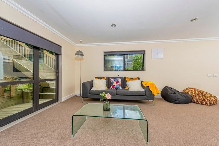 Photo of property in 10a Yule Place, Massey, Auckland, 0614