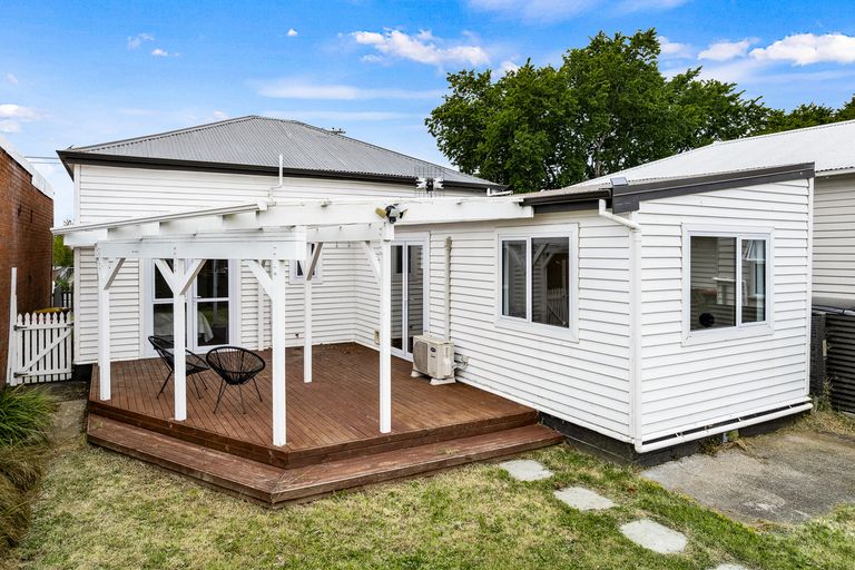 Photo of property in 272 Oxford Street, South Dunedin, Dunedin, 9012