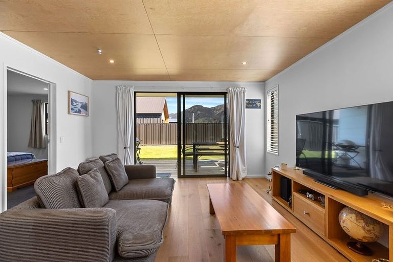 Photo of property in 28 Dunn Street, Lake Hawea, 9382