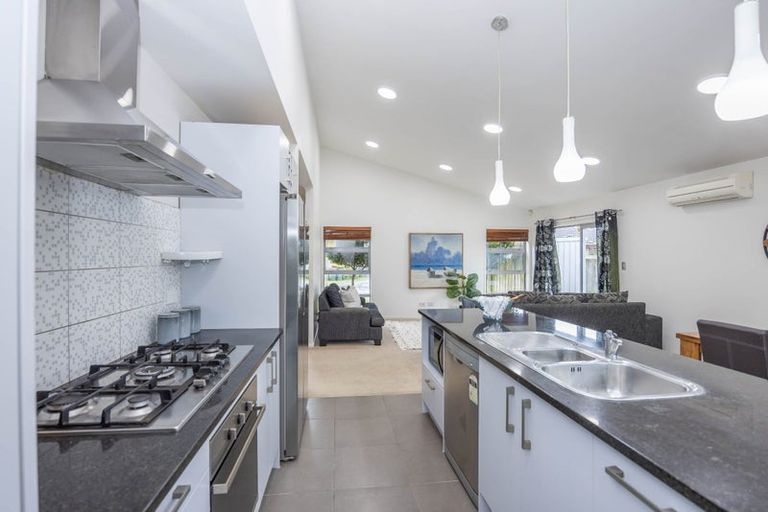 Photo of property in 33 Chadwick Place, Rototuna North, Hamilton, 3210