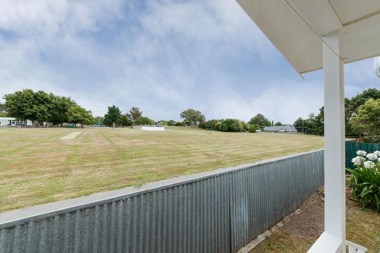 Photo of property in 14 Hartley Place, Awapuni, Palmerston North, 4412