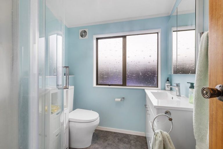 Photo of property in 2/29 Main Road, Tawa, Wellington, 5028