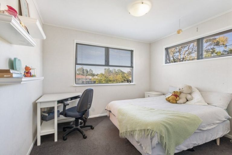 Photo of property in 10 Firle Place, Green Bay, Auckland, 0604