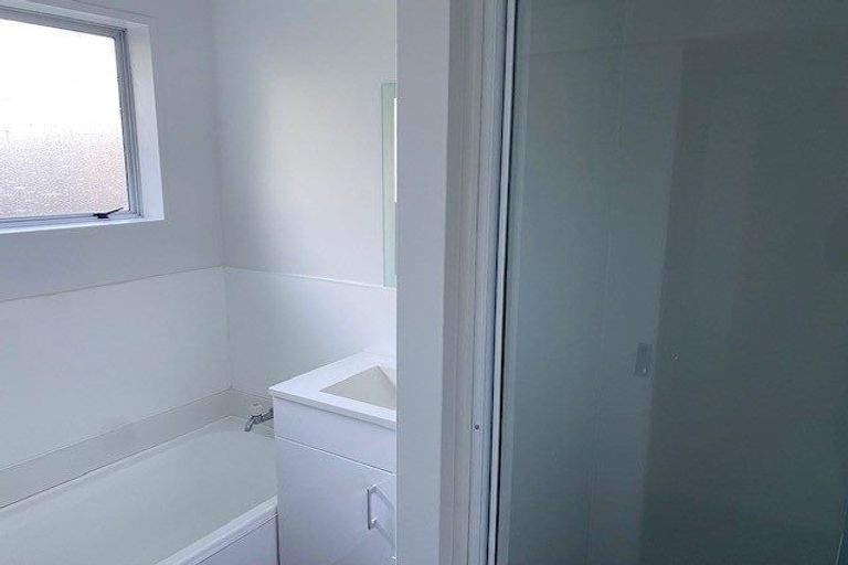 Photo of property in 10 Cunliffe Road, Redwood, Christchurch, 8051