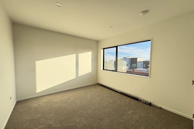 Photo of property in 723d Massey Road, Mangere, Auckland, 2022