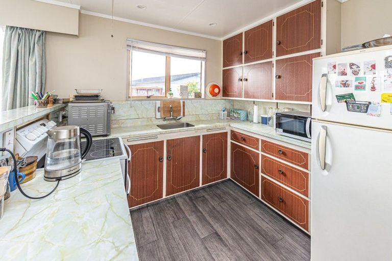 Photo of property in 14 Saunders Place, Gonville, Whanganui, 4501