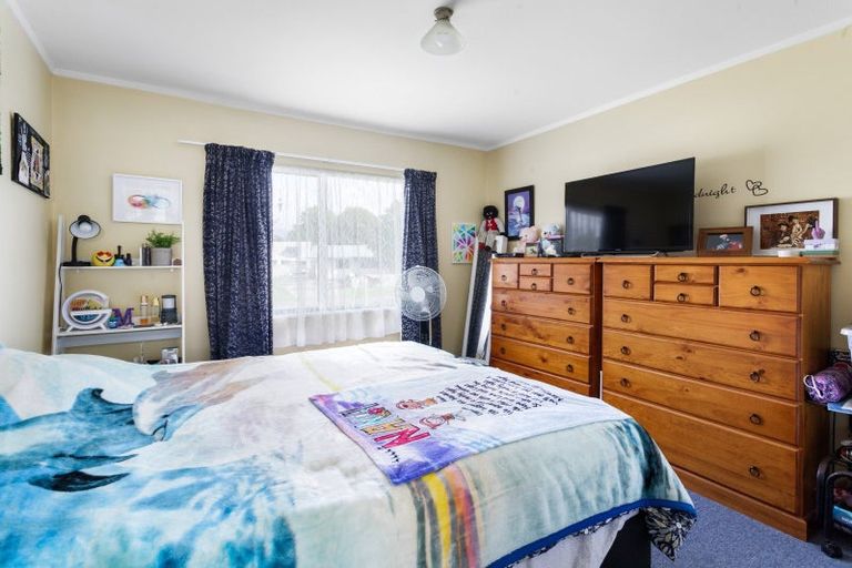 Photo of property in 10 Katterns Street, Katikati, 3129