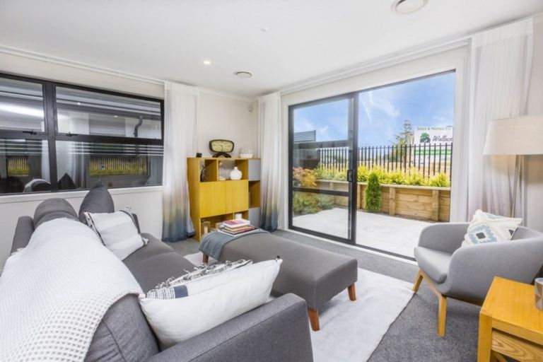 Photo of property in 2 Hopkirk Avenue, Wallaceville, Upper Hutt, 5018