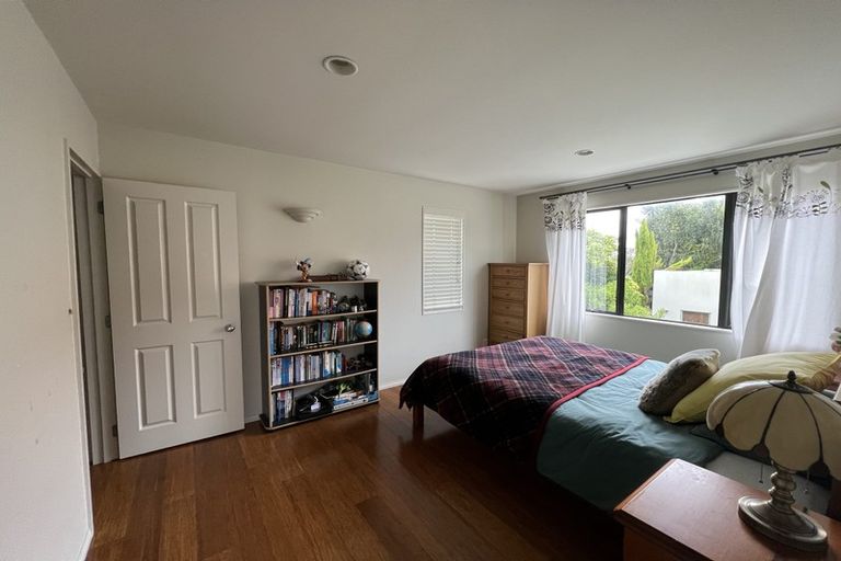 Photo of property in 2/31 Eversleigh Road, Belmont, Auckland, 0622