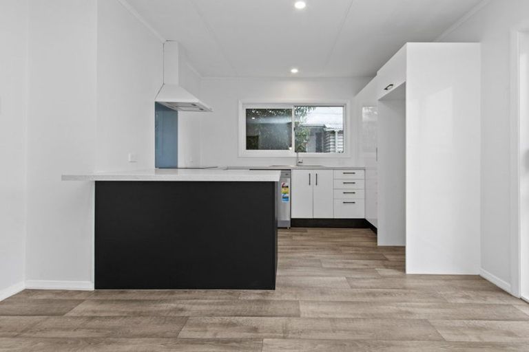 Photo of property in 39 Yeats Crescent, Fairfield, Hamilton, 3214