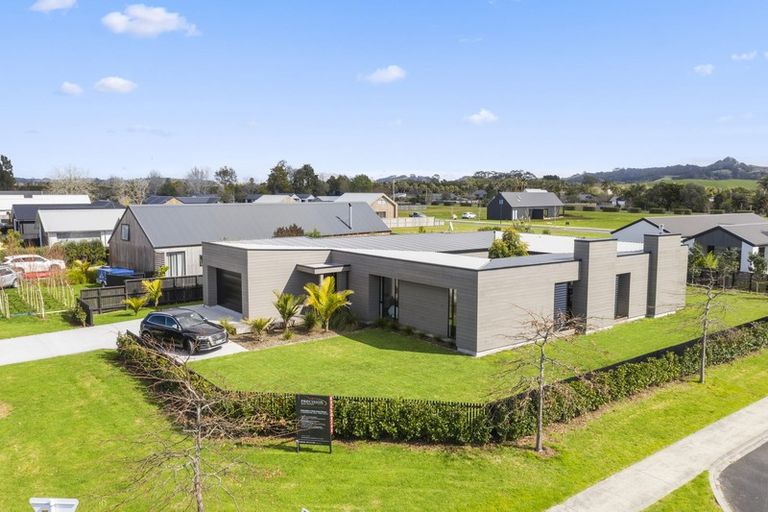 Photo of property in 2 Shearwater Lane, Point Wells, 0986