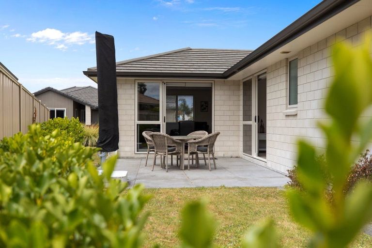 Photo of property in 3 Sandspit Way, Papamoa Beach, Papamoa, 3118